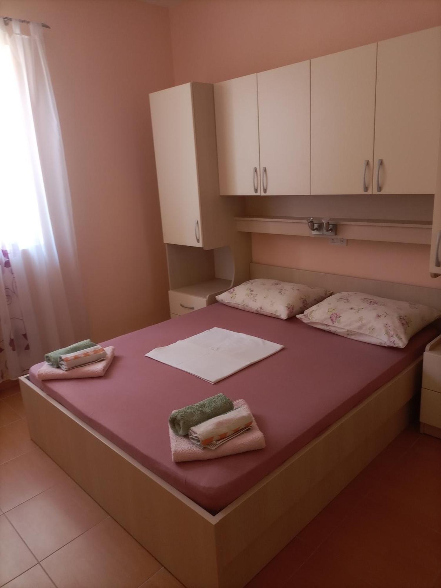 Apartments Vrisika-Family Apartment Makarska Exterior photo